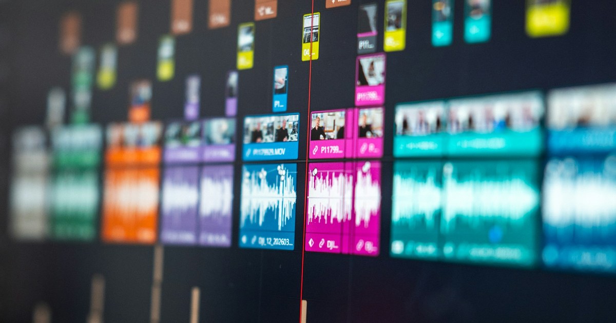 How we built a hybrid reels pipeline: a real expert plus AI B-roll